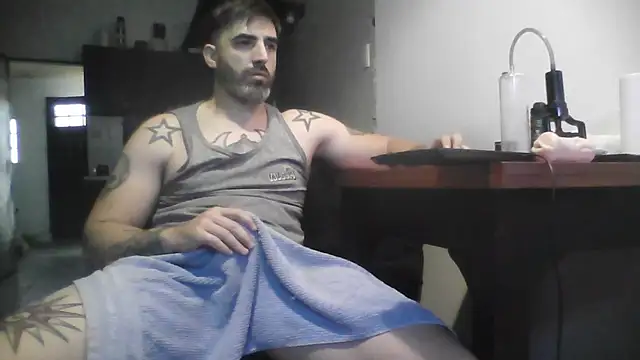 Snapshot of ozzypsico13 chatting on 26, 10, 2025 ozzypsico13 online show from 26, 10, 2025