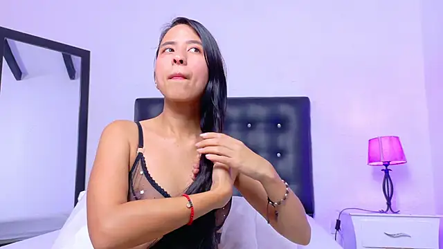 Skinny hottie18 online show from 12, 10, 2025