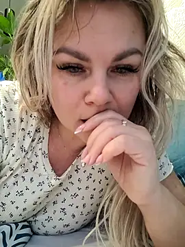 candy queeen online show from 25, 11, 2025