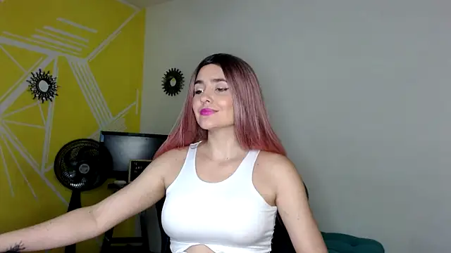 Nikolle Rouss online show from 21, 3, 2025