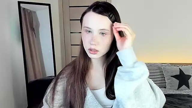 Stella Sunny online show from 5, 3, 2026