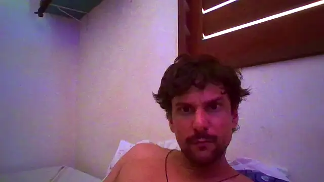 Snapshot of couplemilk chatting on 4, 2, 2026 couplemilk online show from 4, 2, 2026