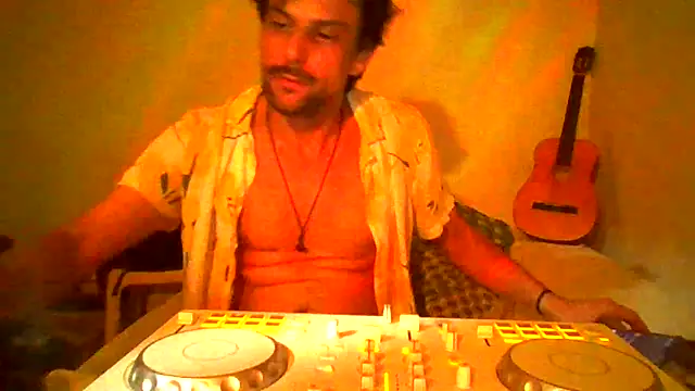 Snapshot of couplemilk chatting on 5, 2, 2026 couplemilk online show from 5, 2, 2026