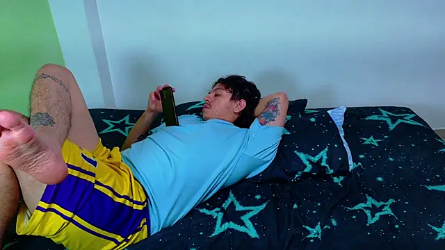 Snapshot of clydexxxbunny chatting on 16, 1, 2025 clydexxxbunny online show from 16, 1, 2025