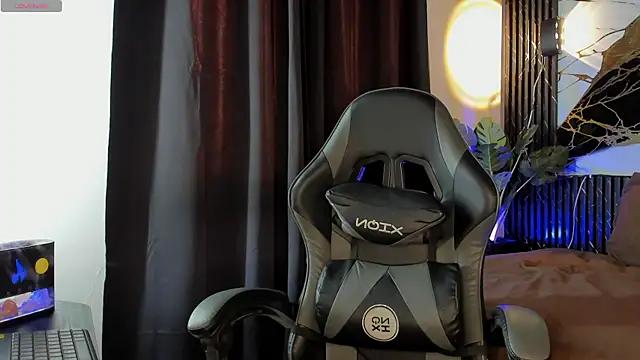 Snapshot of kyle_smithxx chatting on 18, 12, 2025 kyle smithxx online show from 18, 12, 2025