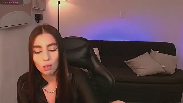 DolcieElliot online show from 21, 10, 2025