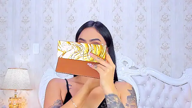 GiahDaniels online show from 12, 12, 2024