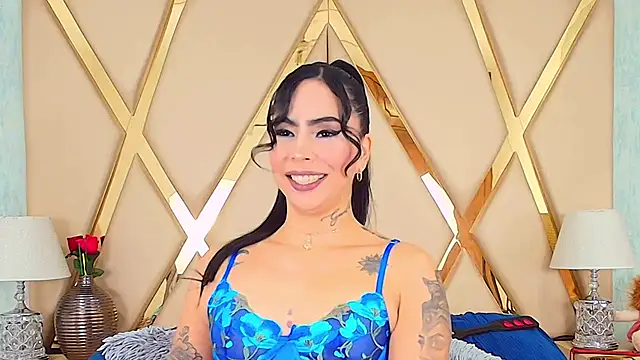 GiahDaniels online show from 21, 2, 2025