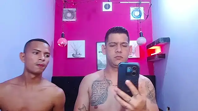 hugecocks hot online show from 29, 5, 2026