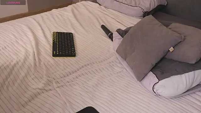 Victoria Thomsons1 online show from 16, 4, 2026