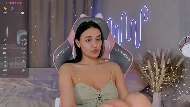 Snapshot of _Sweetie_ chatting on 14, 2, 2025 Sweetie online show from 14, 2, 2025