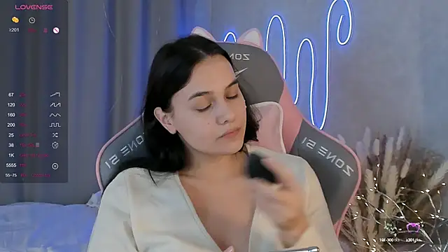 Snapshot of _Sweetie_ chatting on 2, 3, 2025 Sweetie online show from 2, 3, 2025