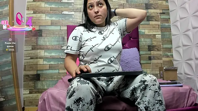 KataleyaStiward online show from 1, 12, 2025