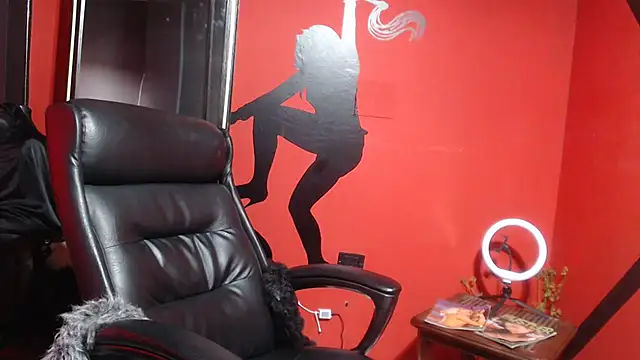 KLOE PIELL online show from 2, 12, 2025