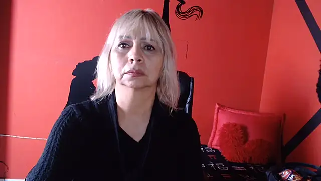 Snapshot of KLOE_PIELL chatting on 19, 6, 2026 KLOE PIELL online show from 19, 6, 2026