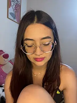 Snapshot of HallieLemon1 chatting on 16, 2, 2025 HallieLemon1 online show from 16, 2, 2025