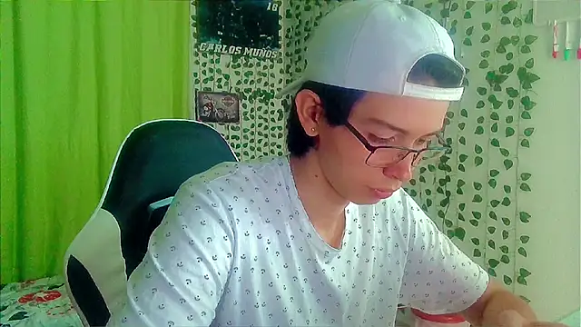 Snapshot of Andy_gray chatting on 12, 10, 2025 Andy gray online show from 12, 10, 2025