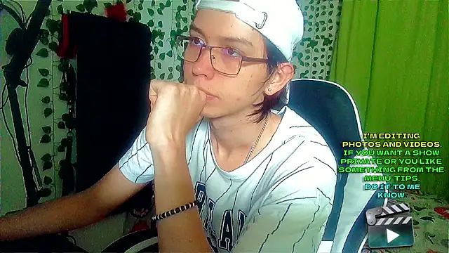 Snapshot of Andy_gray chatting on 14, 10, 2025 Andy gray online show from 14, 10, 2025