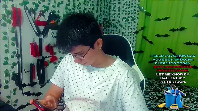 Snapshot of Andy_gray chatting on 8, 11, 2025 Andy gray online show from 8, 11, 2025