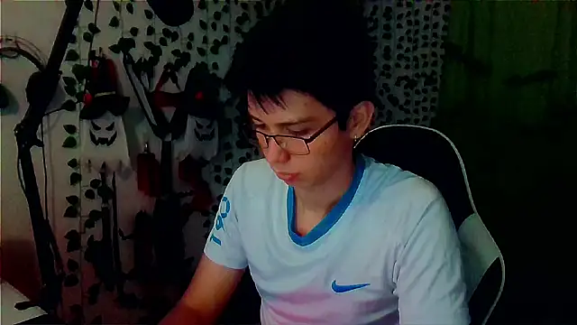 Snapshot of Andy_gray chatting on 17, 11, 2025 Andy gray online show from 17, 11, 2025