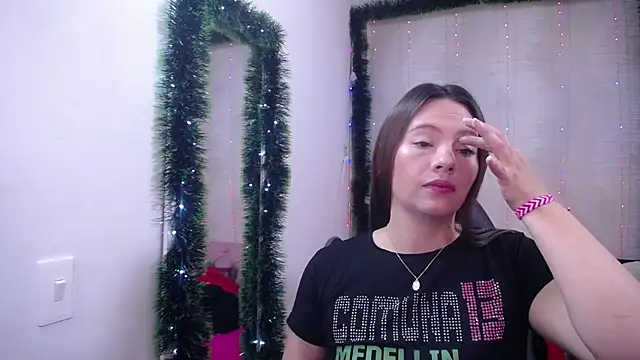 lauraguzman online show from 3, 1, 2025