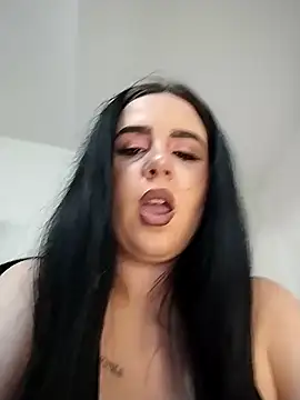 AdelinaJude online show from 5, 3, 2026