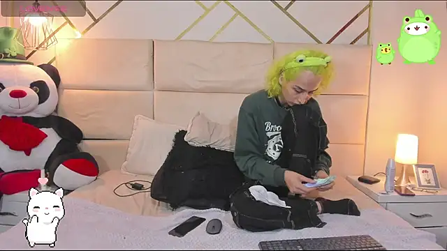 Snapshot of -kisa_ chatting on 15, 10, 2025 -kisa online show from 15, 10, 2025