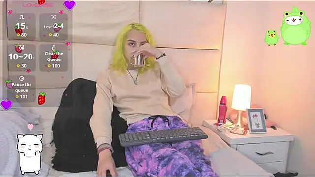 Snapshot of -kisa_ chatting on 24, 10, 2025 -kisa online show from 24, 10, 2025