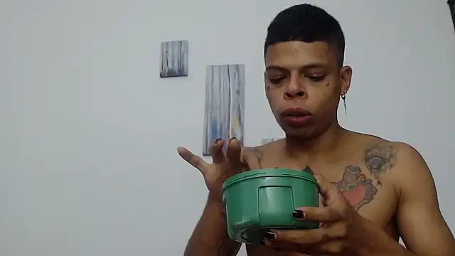 Snapshot of BrandonStond chatting on 8, 11, 2025 BrandonStond online show from 8, 11, 2025