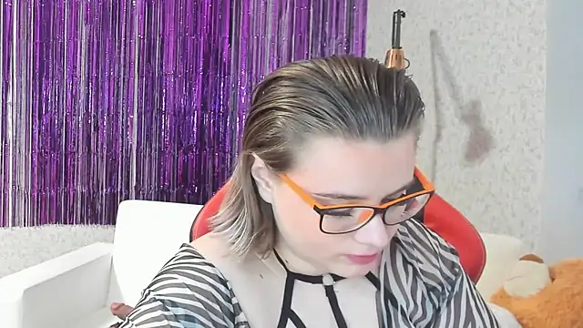 Seductive She Wolf online show from 8, 2, 2025