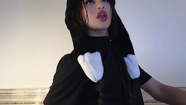 Snapshot of Sophia_Cambpell chatting on 2, 12, 2025 Sophia Cambpell online show from 2, 12, 2025