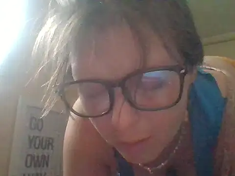 Snapshot of KatieBARBiE98 chatting on 27, 9, 2025 KatieBARBiE98 online show from 27, 9, 2025