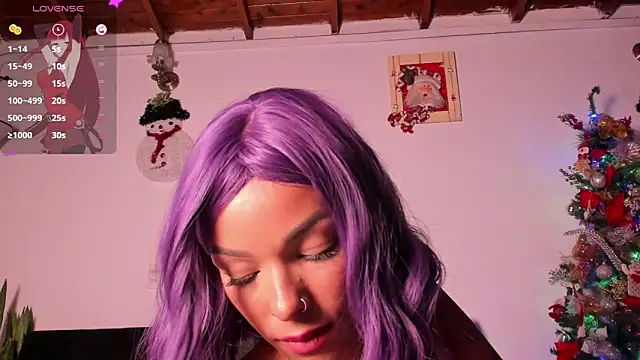 AlanaJohnson  online show from 9, 12, 2024