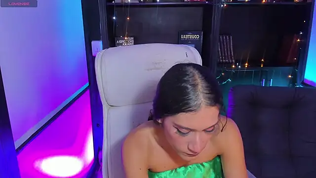 Snapshot of CamilaHarperr_ chatting on 10, 1, 2025 CamilaHarperr online show from 10, 1, 2025