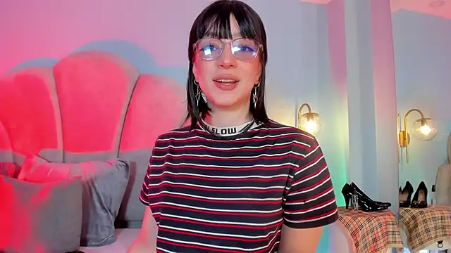 sweeet peach online show from 29, 9, 2025