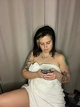 Snapshot of NaomiSquirts chatting on 9, 12, 2024 NaomiSquirts online show from 9, 12, 2024