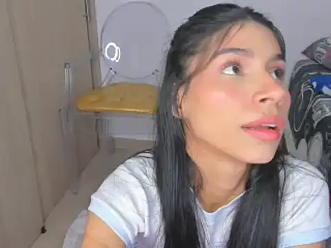 Snapshot of _violetadulce chatting on 17, 1, 2025  violetadulce online show from 17, 1, 2025