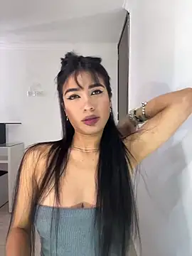 lina pink online show from 13, 11, 2025