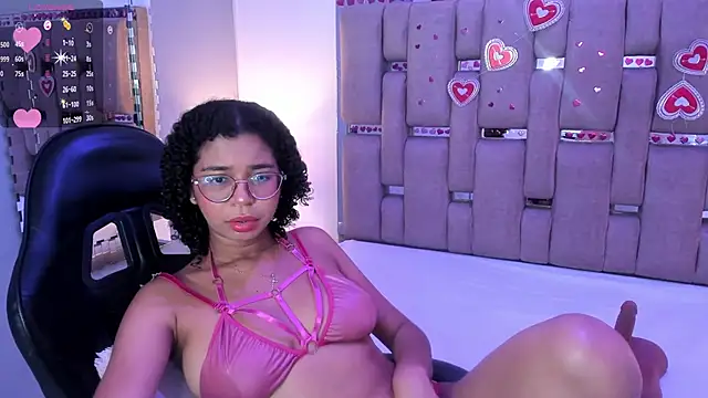 MilaHall  online show from 9, 3, 2025