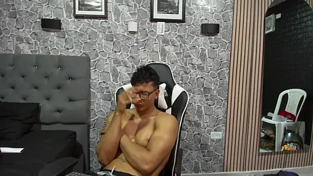 Snapshot of chriss_jones1 chatting on 26, 9, 2025 chriss jones1 online show from 26, 9, 2025