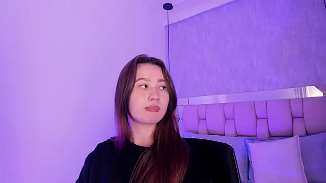 Roxie-Summers11 online show from 14, 2, 2025