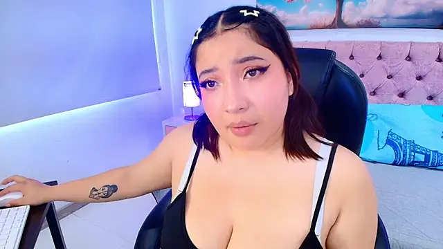 Emma monserrat online show from 13, 1, 2026