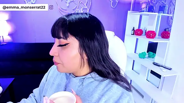 Emma monserrat online show from 2, 4, 2026