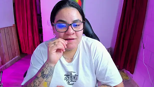 Snapshot of Sharon_hils chatting on 20, 1, 2025 Sharon hils online show from 20, 1, 2025