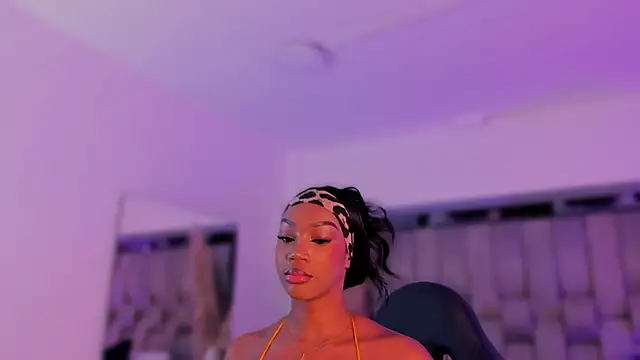 ChaynnaCooper online show from 4, 10, 2025