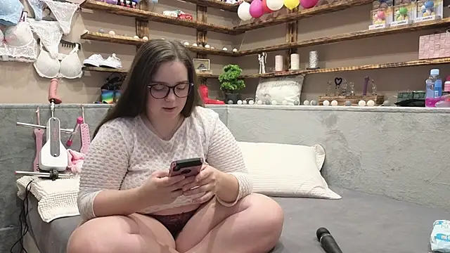 Kimberly-Caprice online show from 23, 2, 2025