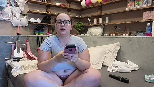 Kimberly-Caprice online show from 25, 2, 2025