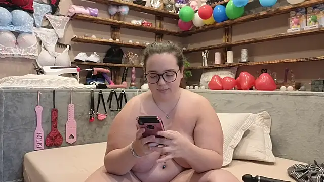 Kimberly-Caprice online show from 17, 3, 2025