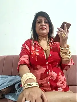 Hot Queen77 online show from 28, 2, 2025