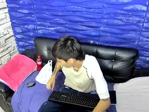 Snapshot of Micropenisbig chatting on 2, 7, 2026 Micropenisbig online show from 2, 7, 2026